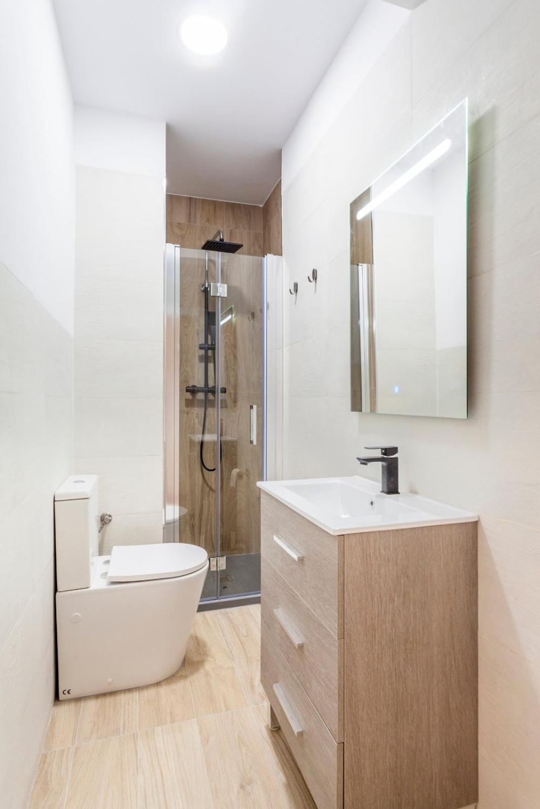 Apartment Modern Flat By Mercado In Ciutat Vella